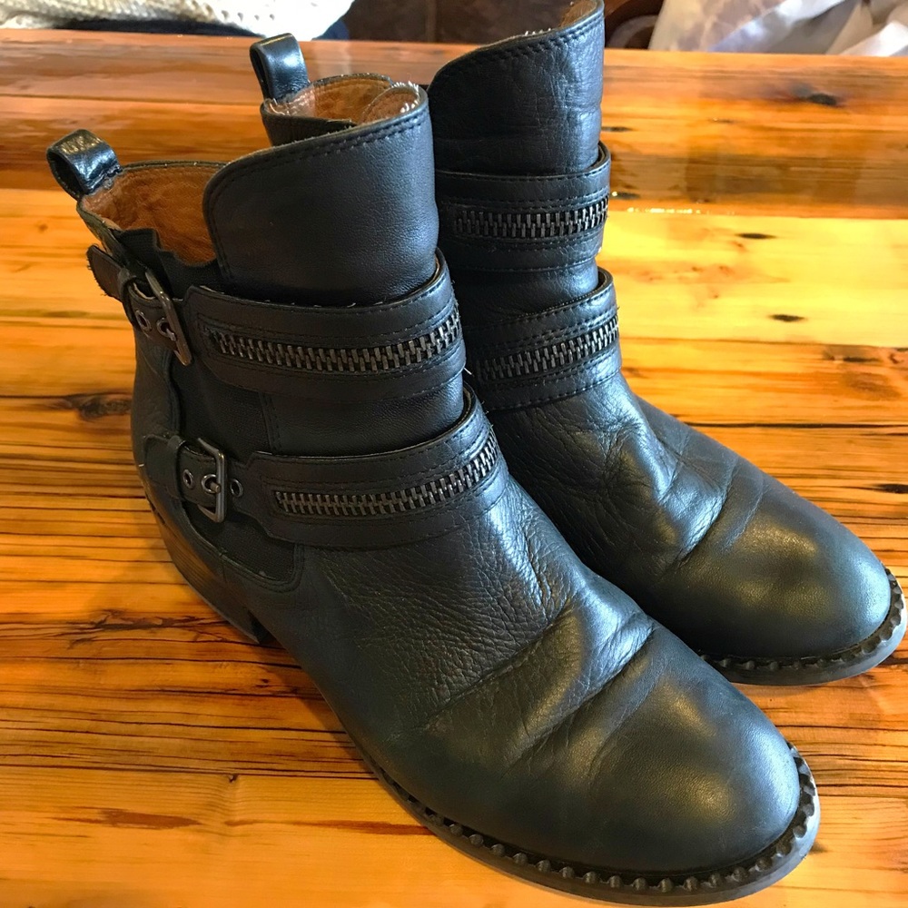 Gentle Soul black boots size 8.5